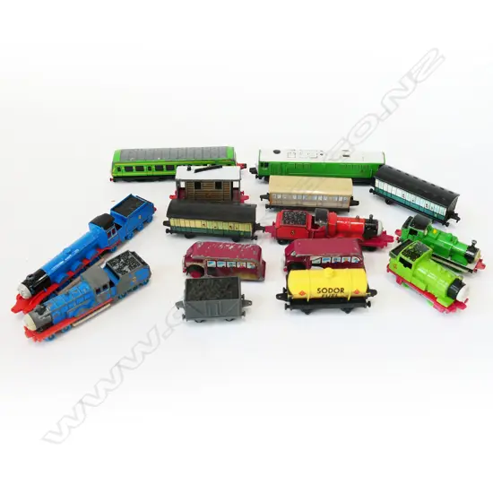 15 PIECE E.R.T. LTD TRAIN SET